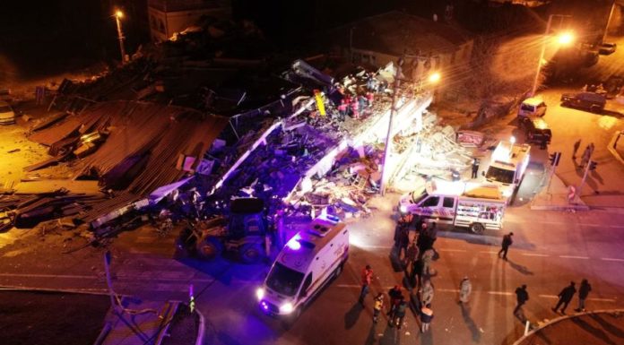 Several dead, hundreds hurt as quake hits eastern Turkey