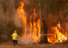 'Worst on record': Thousands flee as Australia's bushfires spread