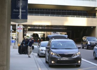 Uber, Lyft confirm Phoenix airport business as usual for now