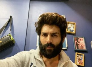 Mother’s Day 2020: Kartik Aaryan gets a savage reply from his mom as he asks her to pay him for a selfie