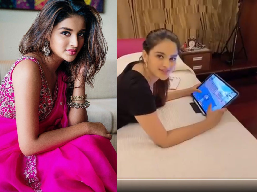Nidhhi Agerwal caught red handedly!