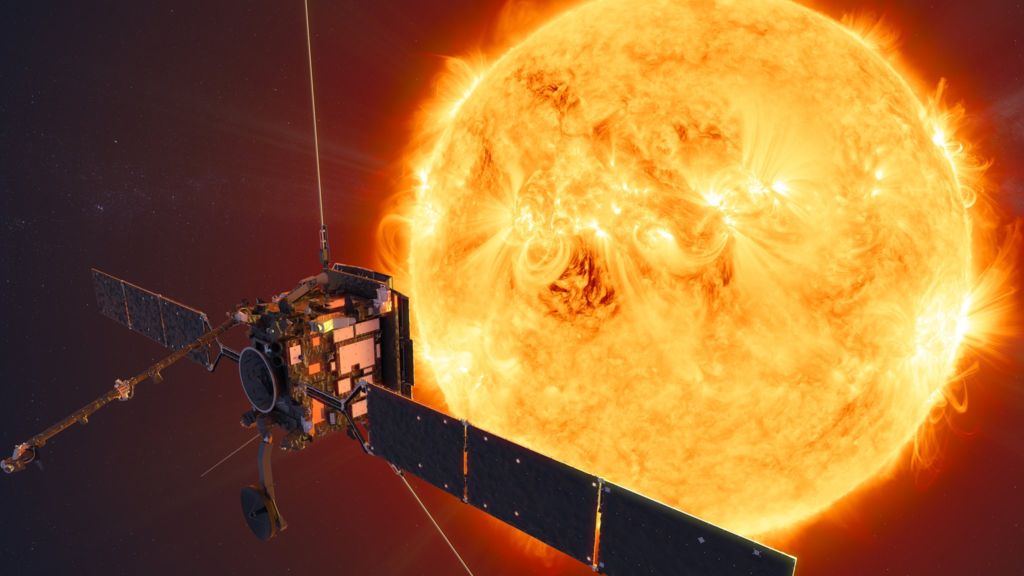 Solar Orbiter: Europe's Sun mission makes first close pass