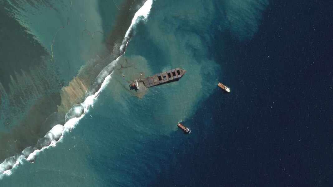India sends 30 tonnes of equipment, aid to Mauritius to help contain oil spill