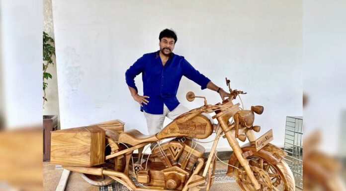 Mohan Babu gifts bike artifact to Chiranjeevi