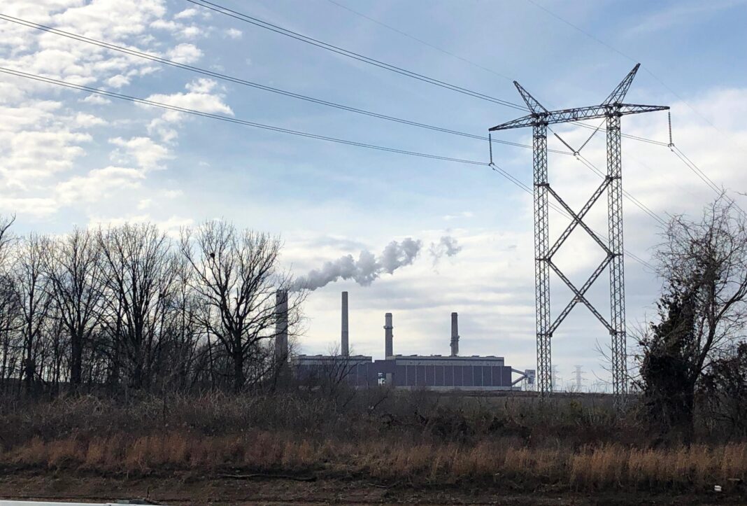 Shuttering Fossil Fuel Power Plants by 2035 May Cost Less Than Expected