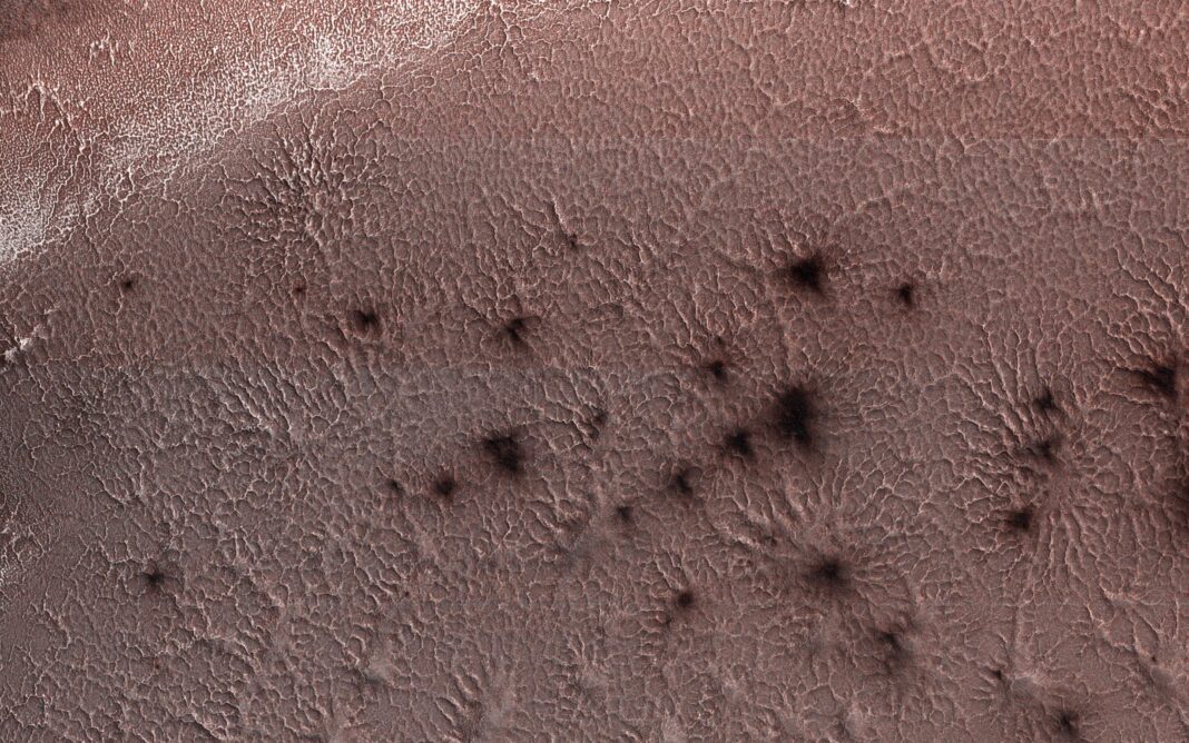 ‘Spiders’ on Mars: Scientists Reveal the Bizarre Blobs Sprawling Across the Martian Surface