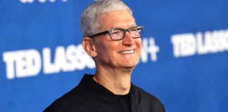 Apple chief executive Tim Cook gets $750m payout