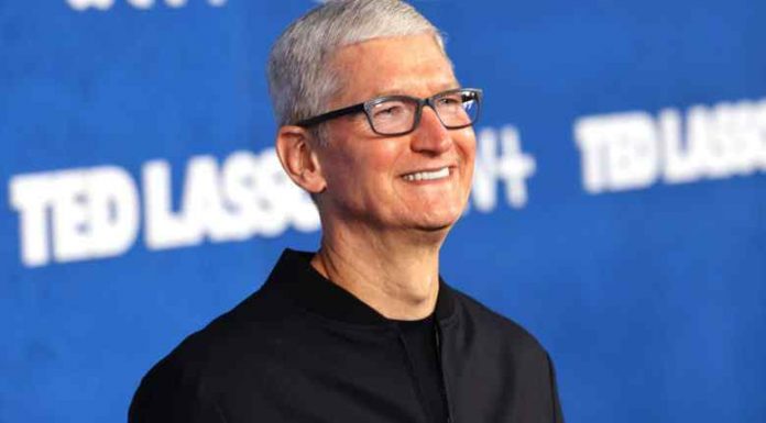 Apple chief executive Tim Cook gets $750m payout